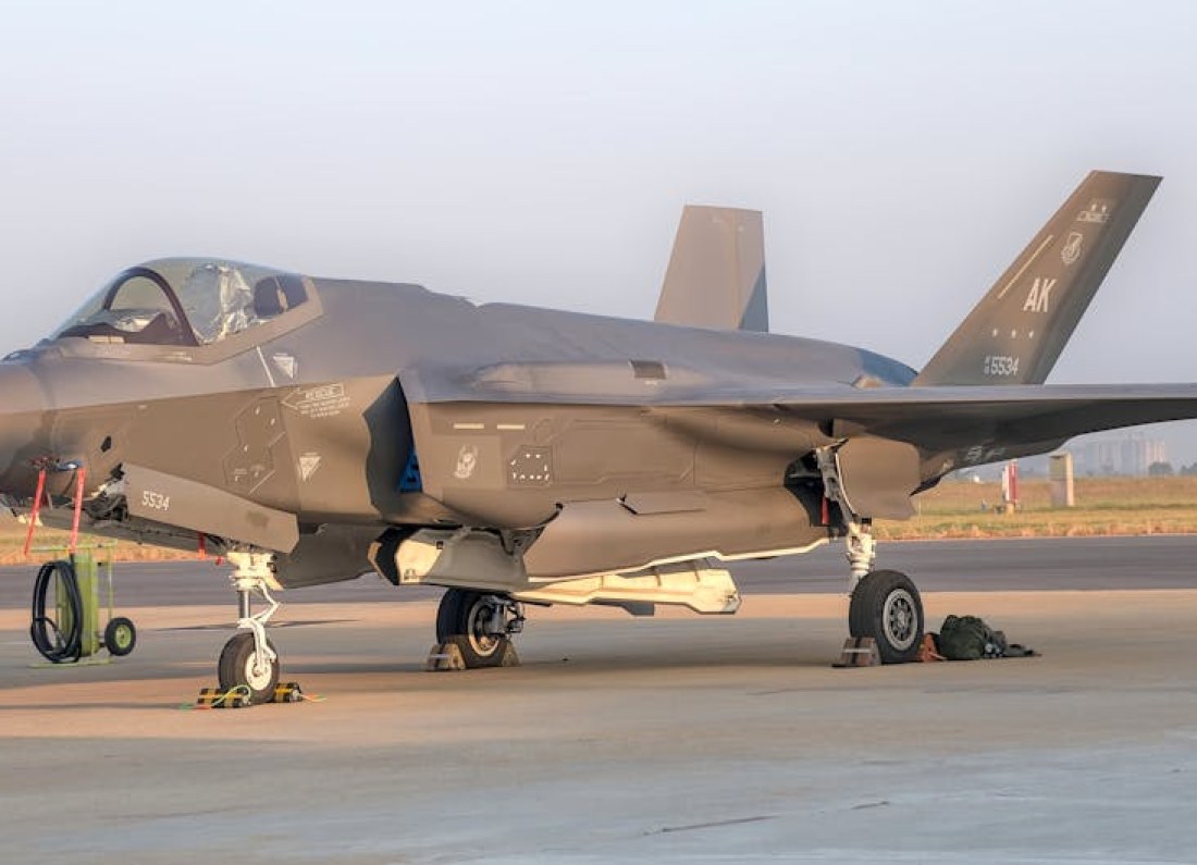 Chinese J-35AE fighter jet