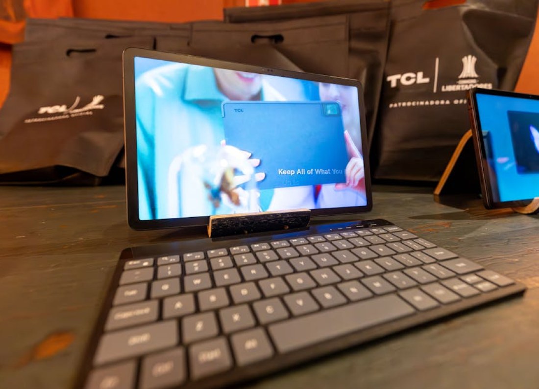 TCL CSOT laptop display prototype
