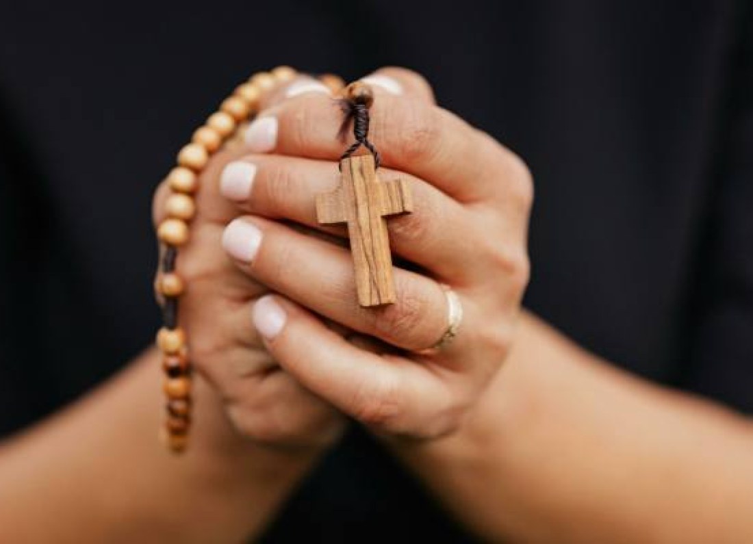 rosary prayer hands