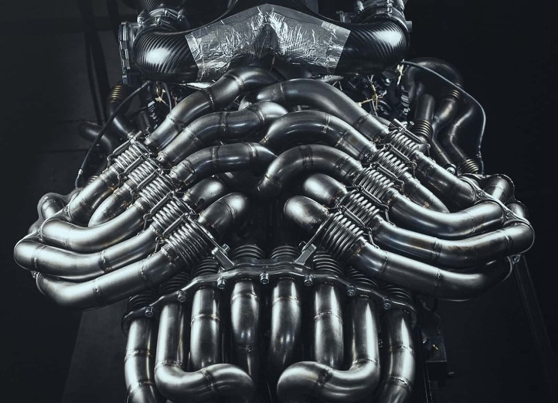 opposed piston engine