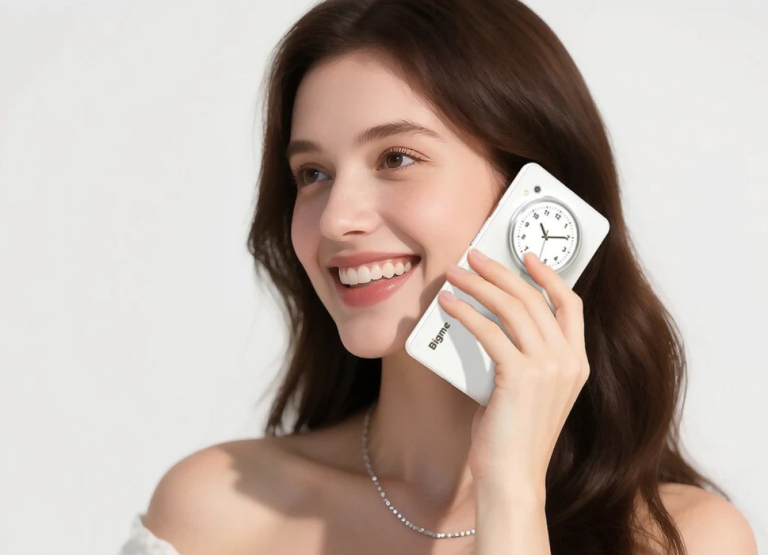 dual screen smartphone