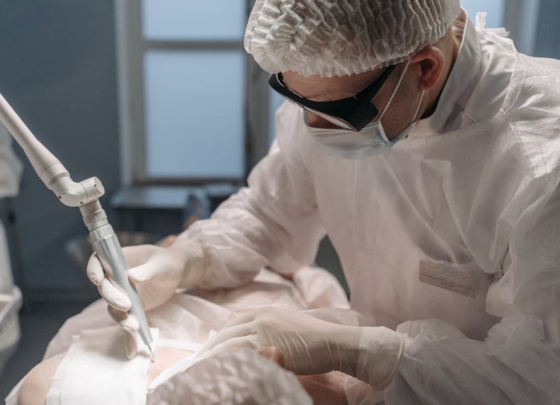 Jocelyn Wildenstein before surgery