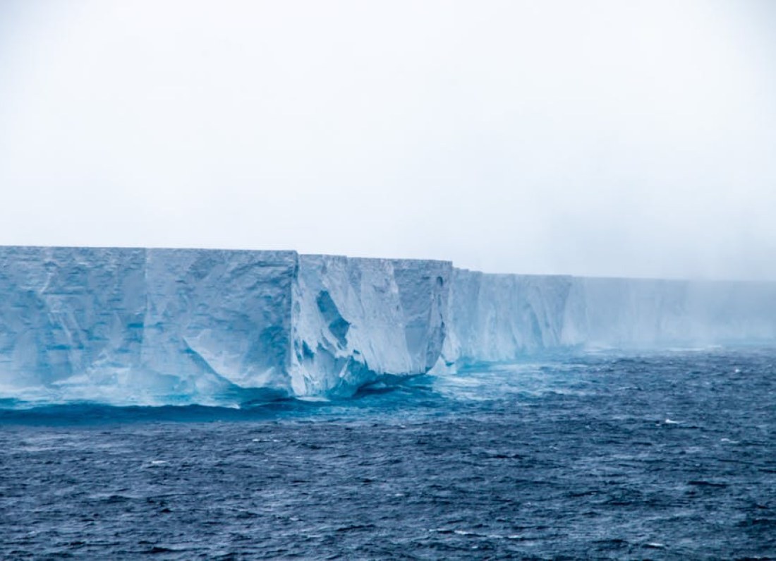 antarctic ice neutrino detector