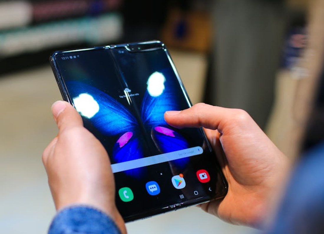 smartphone foldable photography