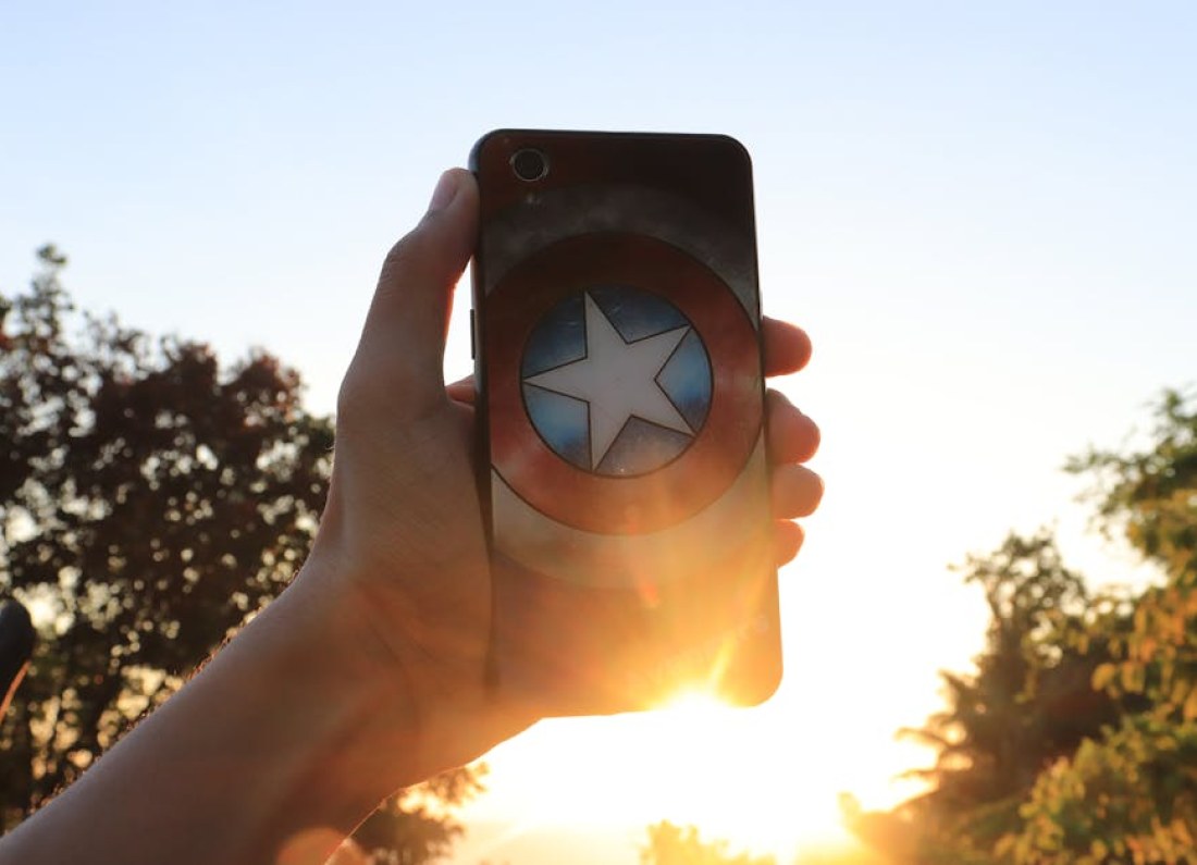 smartphone overheating sun