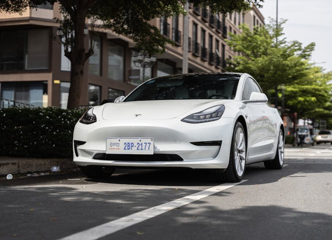 Tesla Model 3 RWD