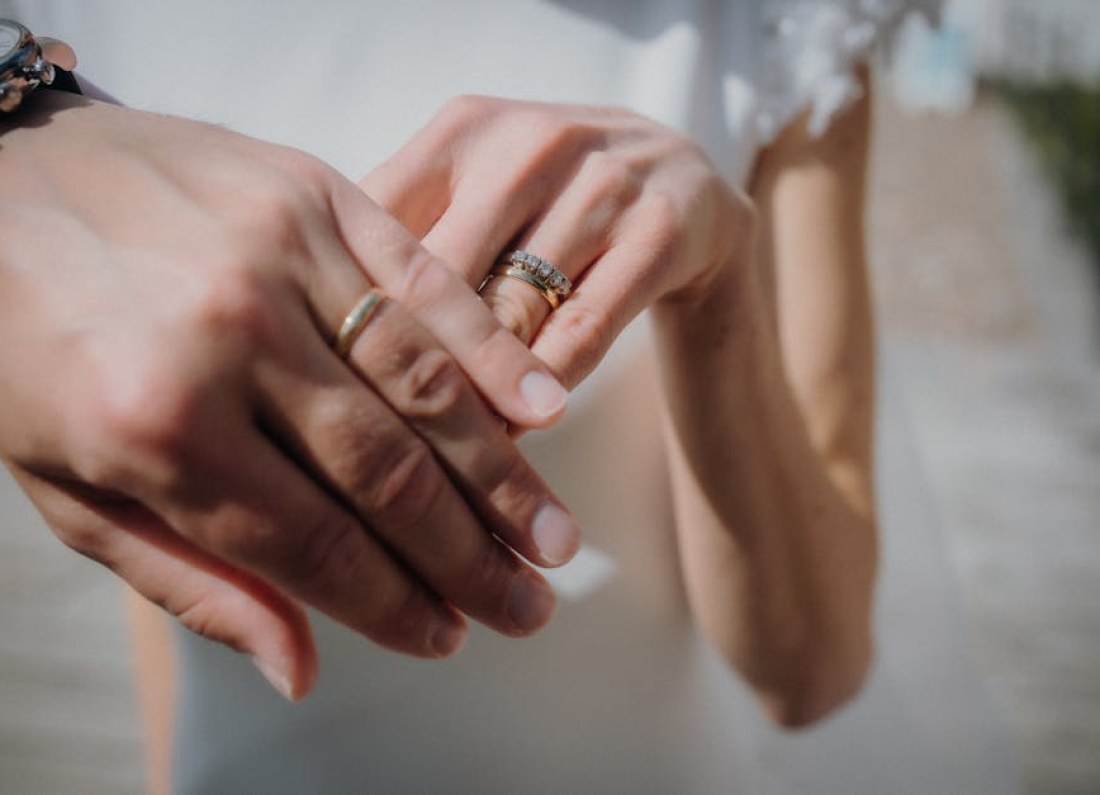 couple wedding rings