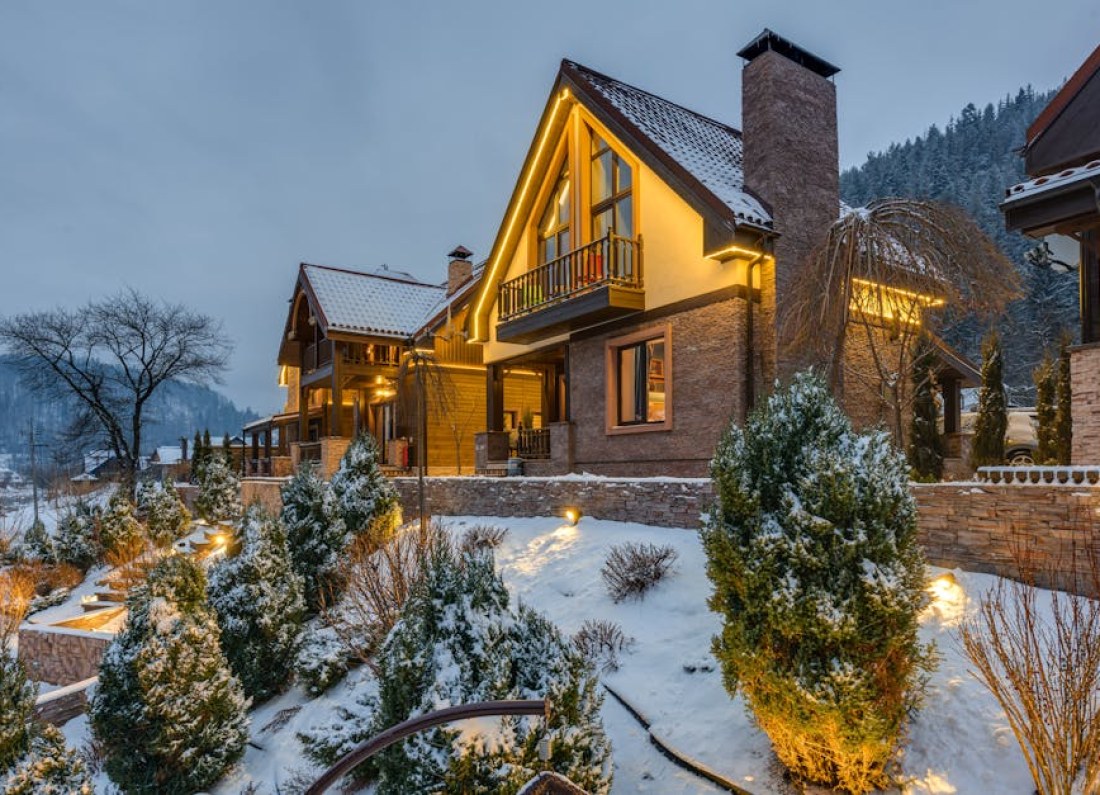 luxury house mountains