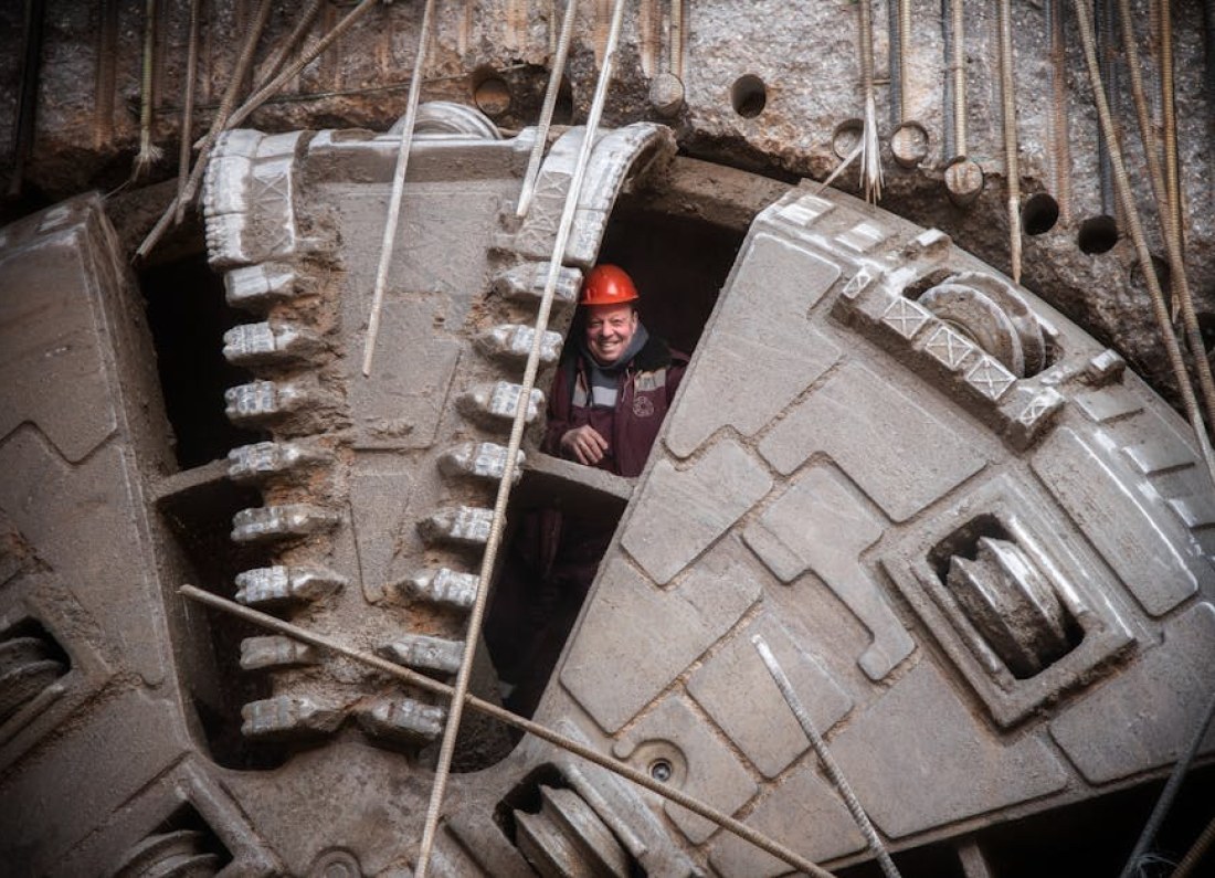 tunnel drilling machine