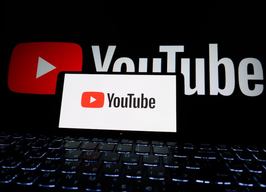 YouTube AI label
