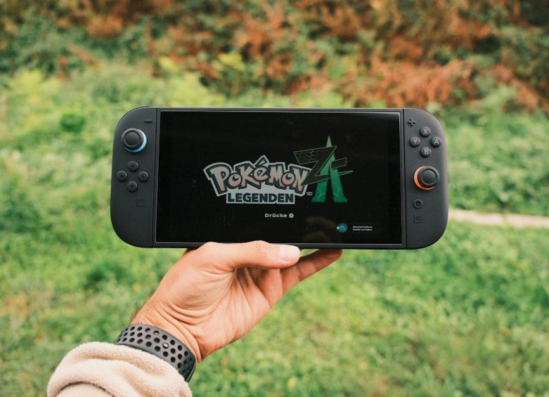 Acer Predator Atlas 8 handheld gaming